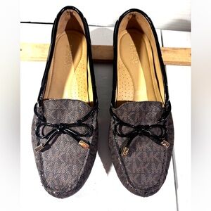 Michael Kors Slip On Shoes sz 7 casual flats moccasin loafers